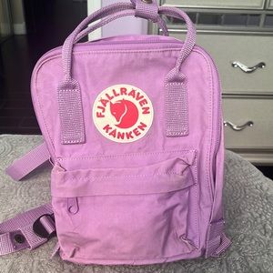 Fjallraven Kanken mini back pack